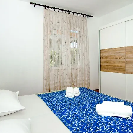Apartment By The Sea Slatine, Ciovo - 15504 Slatine