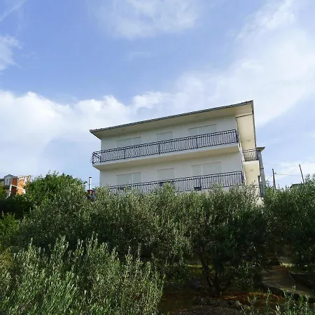 Apartamento By The Sea Slatine, Ciovo - 15504